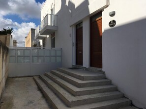 Appartamento, 3 camere da letto, patio, vista città | Esterni