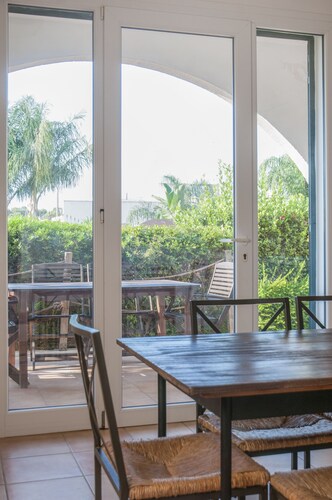 Apartment 2 With Pool And Sea View