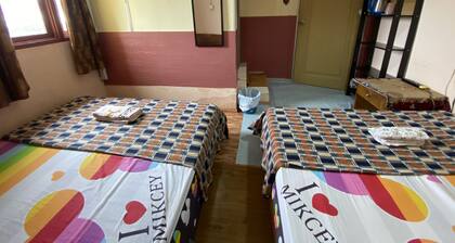 Family Room 2 Queen Bed/ 4 pax with Aircond ( bajet Murah )