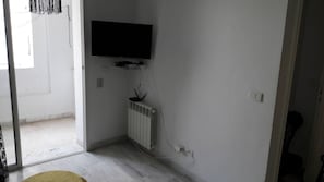 Apartment, 1 Bedroom, Smoking, Balcony | Living area