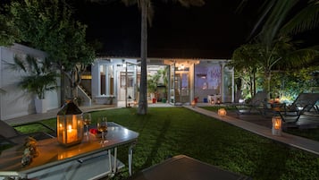 Vila, 6 quartos, piscina particular, vista para o jardim | Área da propriedade