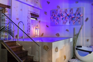 Villa, 6 Bedrooms, Private Pool, Garden View | Spa