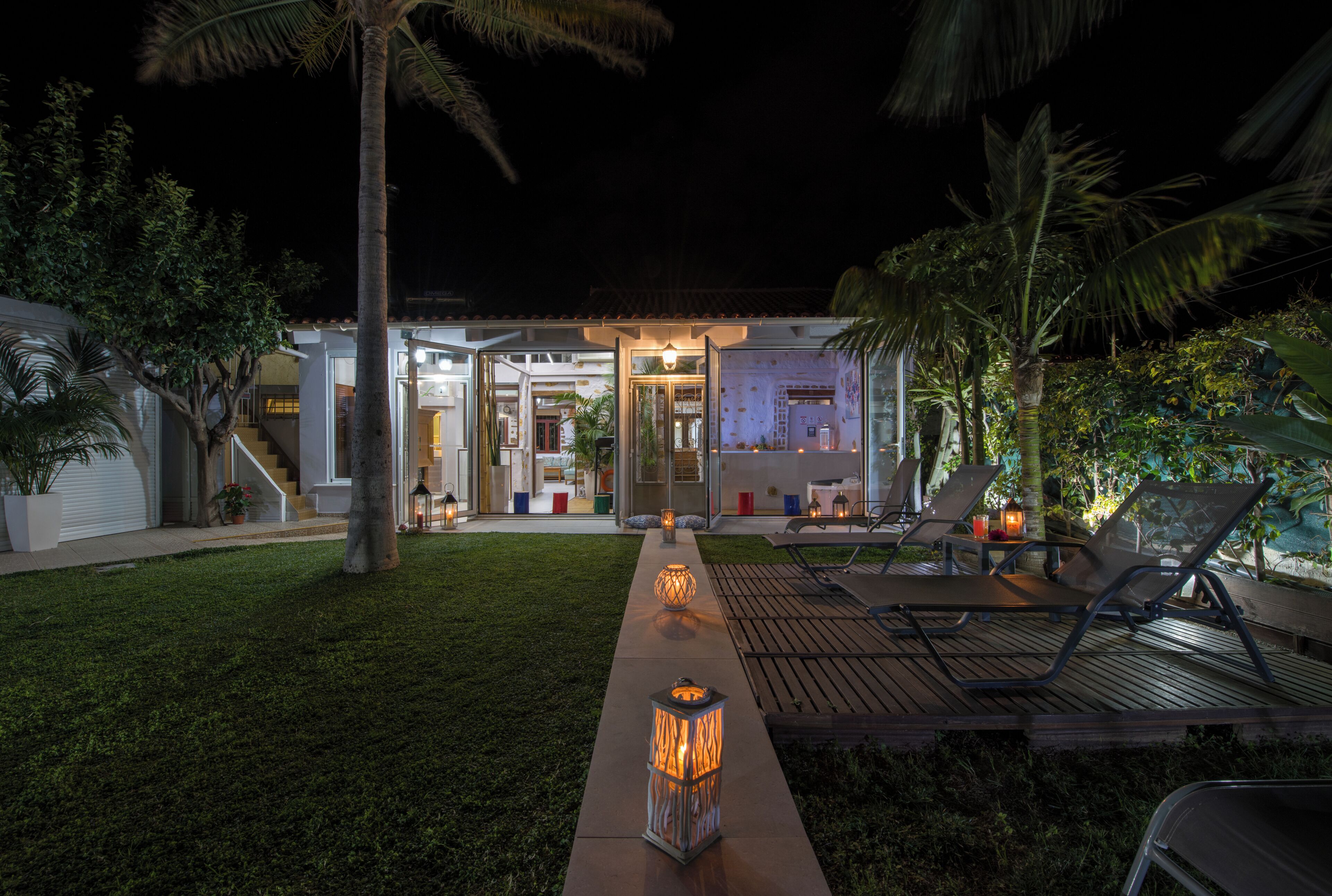 Vila, 6 quartos, piscina particular, vista para o jardim | Terraço/pátio