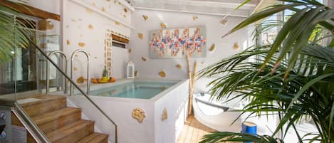 Villa, 6 camere da letto, piscina privata, vista giardino | Piscina | Piscina coperta