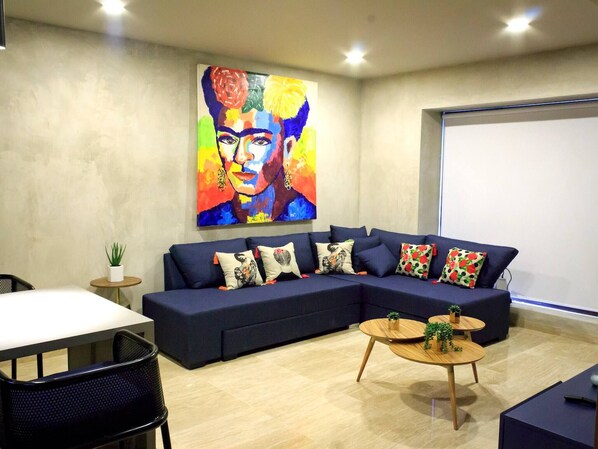 Apartment, 1 Bedroom, Patio, City View | Interior
