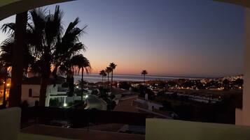 Apartamento, 2 habitaciones, balcón, vistas al mar | Balcón