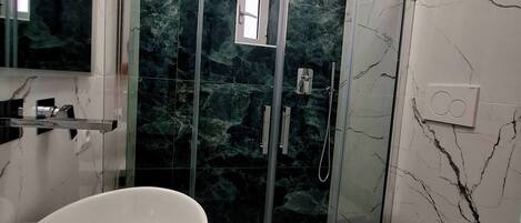 Apartment, 1 Bedroom, Patio | Bathroom