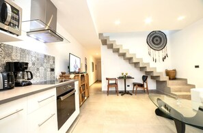 Microwave, coffee/tea maker, cookware/dishes/utensils - Beautiful Penthouse for 2 With Private Patio and Common Pool in the Building (Tulum)