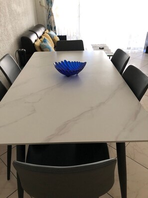 Dining room - Lovely Apartment in Flic en Flac, Close to the Lovely Beach and all Amenities (Flic-en-Flac)