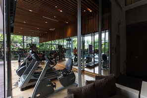 Fitness facility - 1br Bangkok Downtown Near Emquartier Shopping Mall (Bangkok)