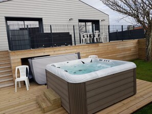 Terrace/patio - No, available (Le Château-d'Olonne)