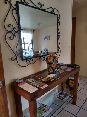 Interior - Departamento Ubicación, Cómodo, Estacionamiento (Querétaro)