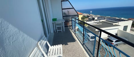 Apartment, 2 Bedrooms, Balcony, City View | Property grounds