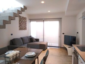 Condo, 2 Bedrooms, Private Pool, City View | Living area