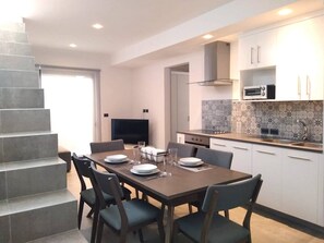 Condo, 2 Bedrooms, Private Pool, City View | Dining