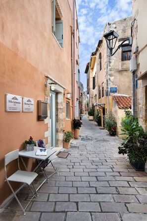 Unclassified image, 4 of 30, button - Boutique Home-splantzia- Roof Garden-2min Chania Harbor (Chania)