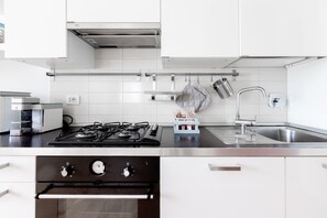 Appartamento, 1 camera da letto | Cucina privata | Microonde, piano cottura, macchina per tè/caffè