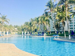 Outdoor pool - Beach Apartment Mayan Torre I (Acapulco)