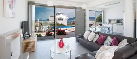 Villa, 3 chambres, piscine privée, vue sur le jardin | Aire de séjour