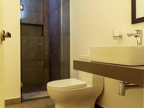 Bathroom - Classy 2 Br Apartment Fully Equipped, Up To 5 People, at Aldea Zama (Tulum)