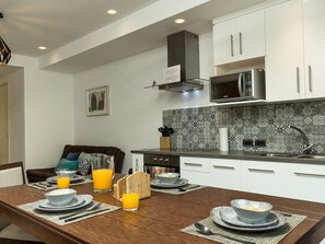 Condo, 2 Bedrooms, Balcony | Private kitchen