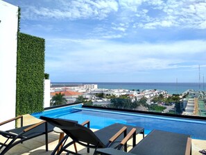 Outdoor pool - Ocean View From the Rooftop Pool! Only one Block to the Beach, Studio for 2 (Playa del Carmen)