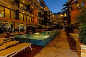 Appartamento, 1 camera da letto, balcone, vista città | Piscina | Piscina all'aperto