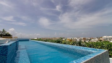 Apartment, 1 Schlafzimmer, Balkon, Stadtblick | Pool | Außenpool