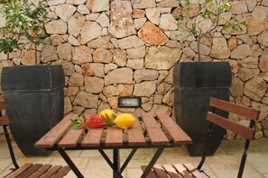 Apartment, 2 Schlafzimmer, Terrasse, Meerblick | Unterkunftsgelände