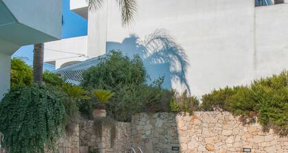 Apartment 3 With Pool And Sea View