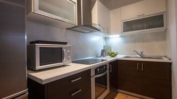 Villa, 2 Bedrooms, Smoking, Private Pool | Private kitchen