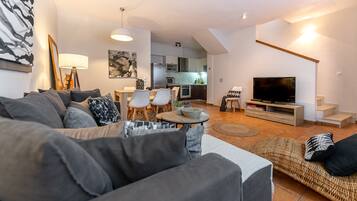 Villa, 2 Bedrooms, Smoking, Private Pool | Living area | Books