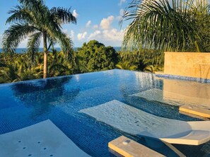 Alberca al aire libre 