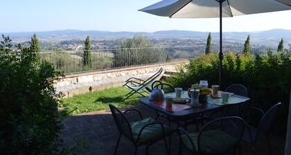 Apartment With Private Garden in Tuscany