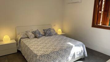 House, 3 Bedrooms, Smoking, Balcony | 3 bedrooms