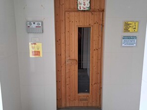 อพาร์ทเมนท์, 2 ห้องนอน, พร้อมสิ่งอำนวยความสะดวกสำหรับผู้พิกา��ร, ระเบียง | การตกแต่งภายนอก