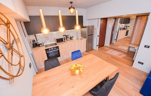 Apartamento, 1 habitación, balcón, vistas a la ciudad | Interior