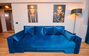 Apartamento, 1 habitación, balcón, vistas a la ciudad | Zona de estar
