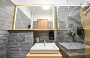 Apartment, 1 Schlafzimmer, Balkon, Stadtblick | Badezimmer