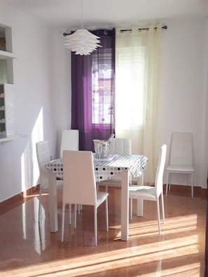 Appartement, 3 chambres, fumeur, terrasse | Restauration