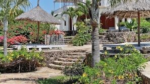 Outdoor dining - Kibali Amazing Two Bedroom Apartment (Malindi)