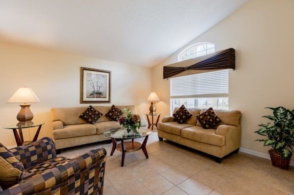 Villa, 4 Bedrooms, Private Pool, Garden View | Living room