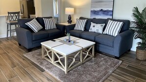 Villa, 4 soverom, privat basseng, hageutsikt | Oppholdsrom