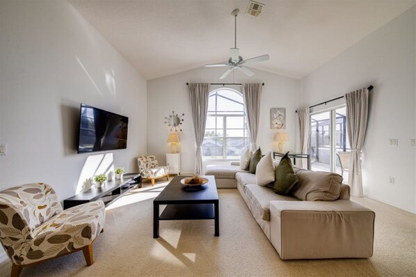 Villa, 3 Bedrooms, Private Pool, Garden View | Living room