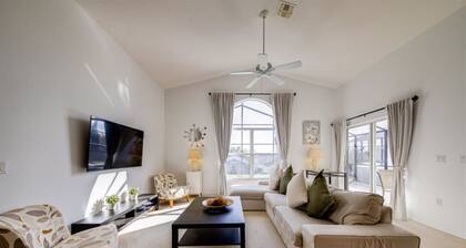 3 Bedroom Executive Pool Home and Games Room