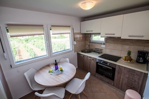 House, 2 Bedrooms, Terrace, Garden View | Interior