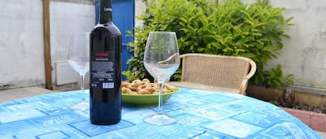 Hus, 2 soverom, røyk, terrasse | Mat og drikke