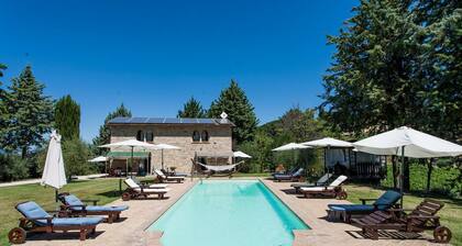 Podere Caldaruccio La Pineta - 26 People Cottage e Villa