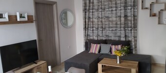 Fotaki's Home - Comfortable Newbuilt 2 Bedroom Home, 20 Meters From the sea