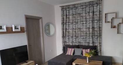 Fotaki's Home - Comfortable Newbuilt 2 Bedroom Home, 20 Meters From the sea